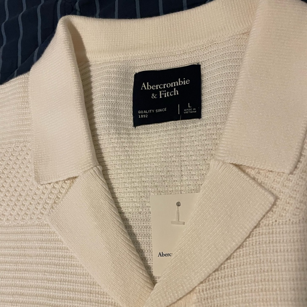 Abercrombie and Fitch knit button up collared short sleeve shirt